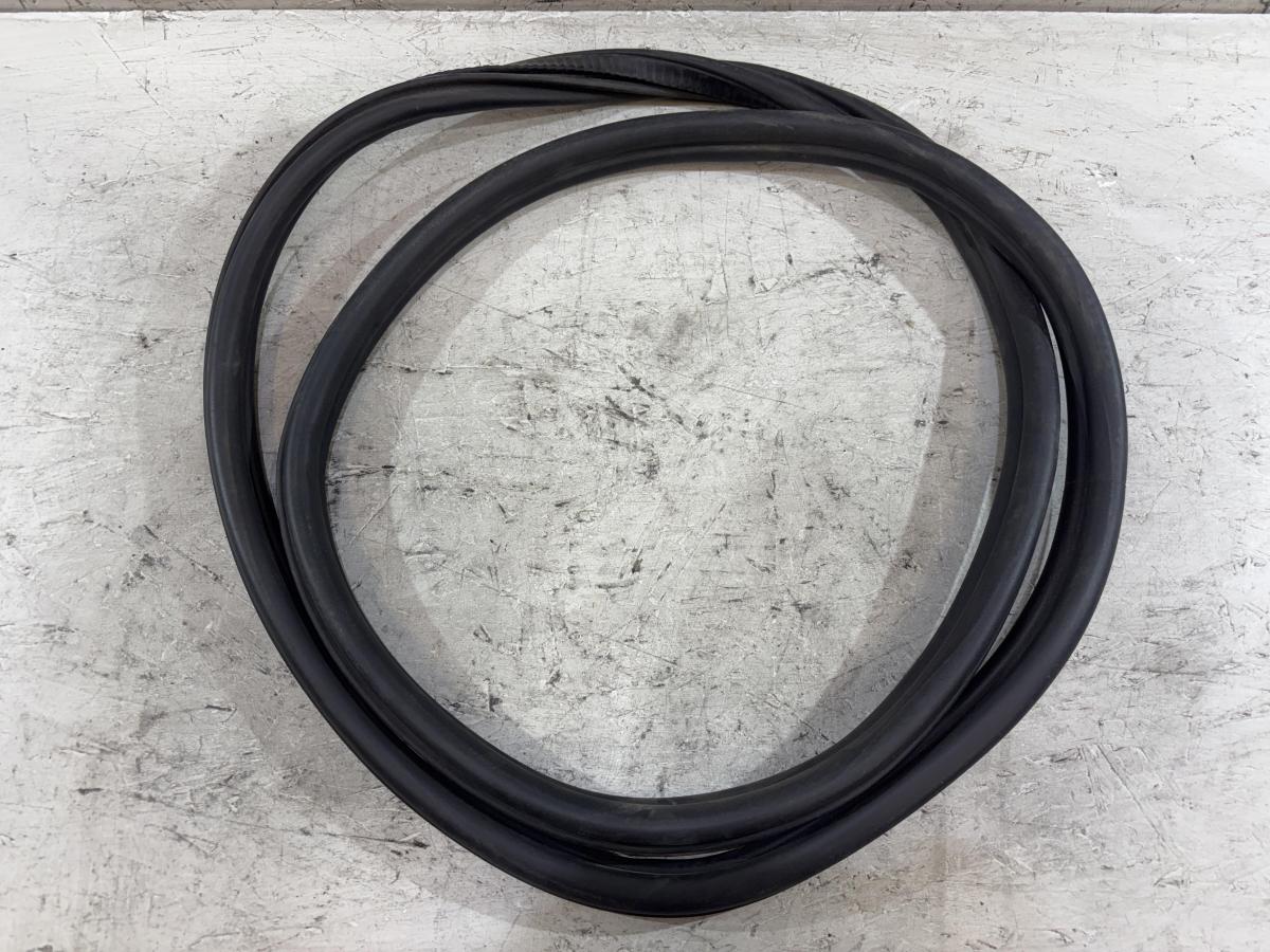 Уплотнитель багажника 4F5827705 