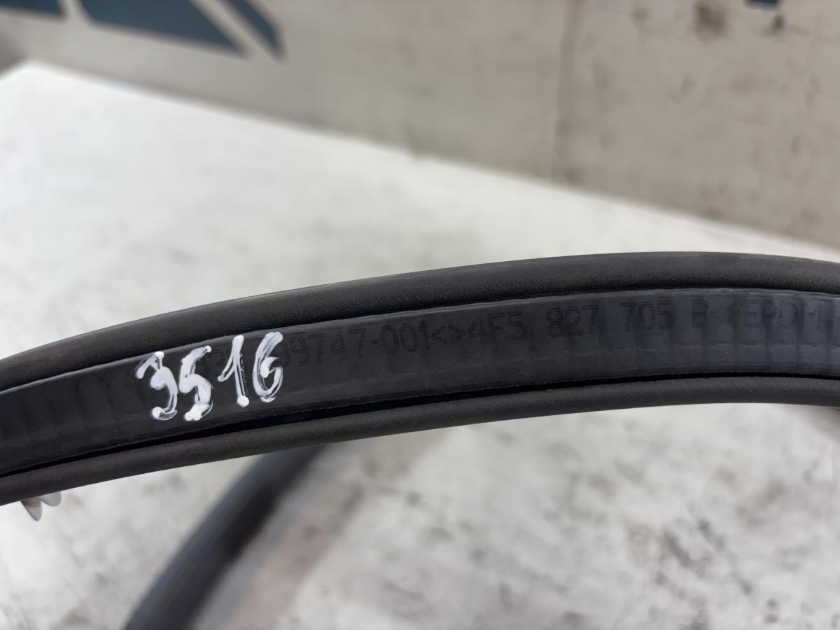 Уплотнитель багажника 4F5827705 