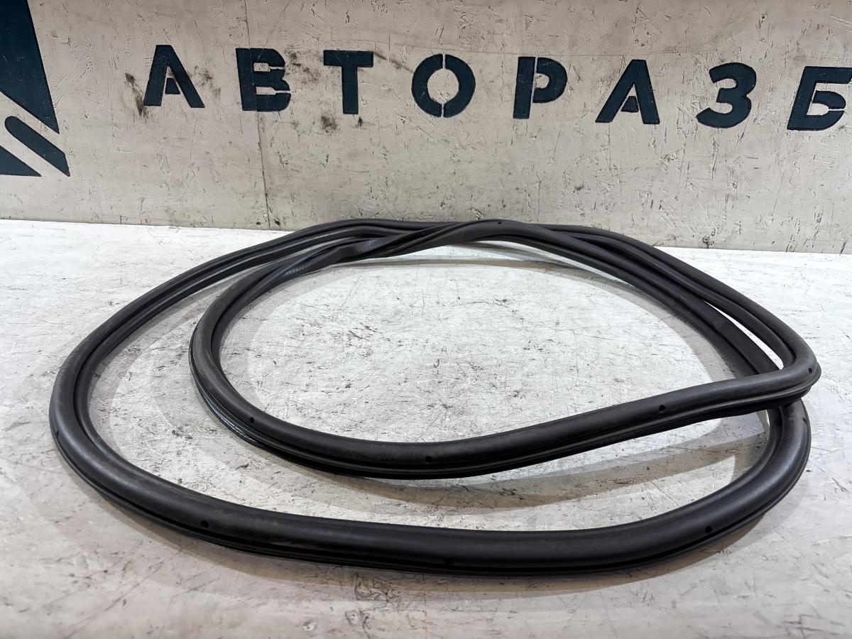 Уплотнитель задней двери 4L0833721 Audi Q7