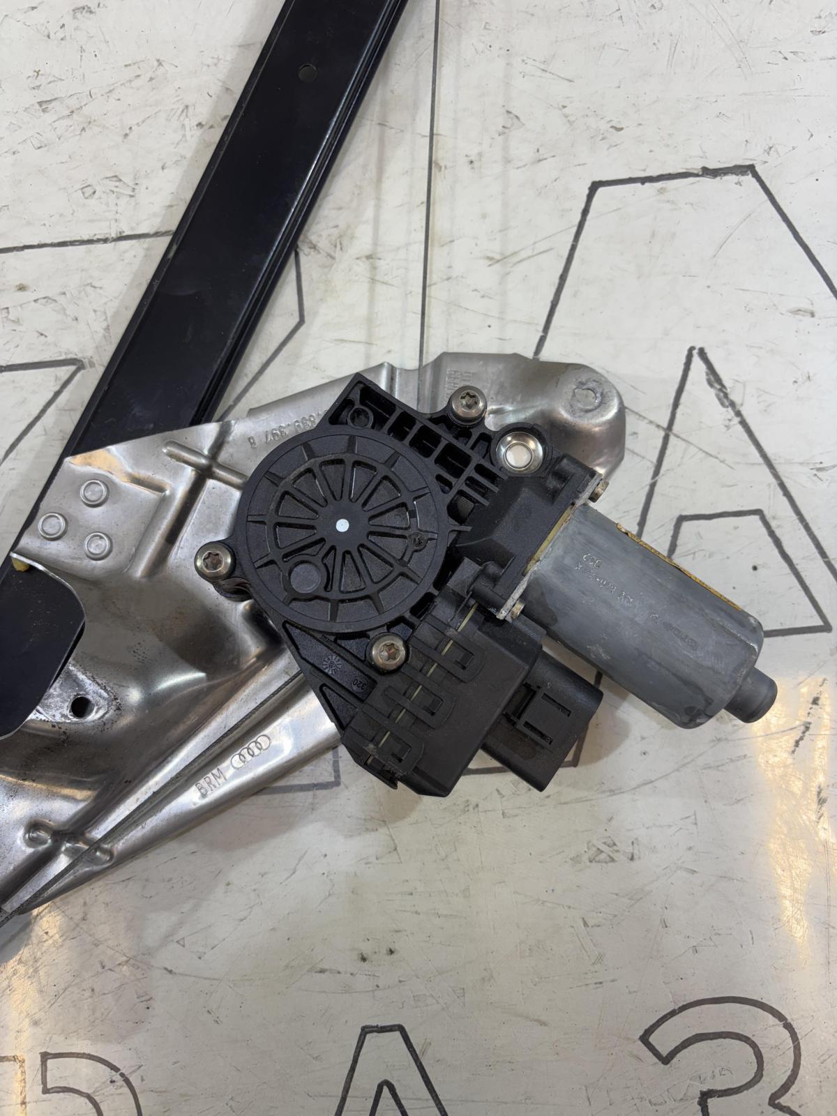 Трапеция стеклоподъёмника задняя левая 4B0839397B 