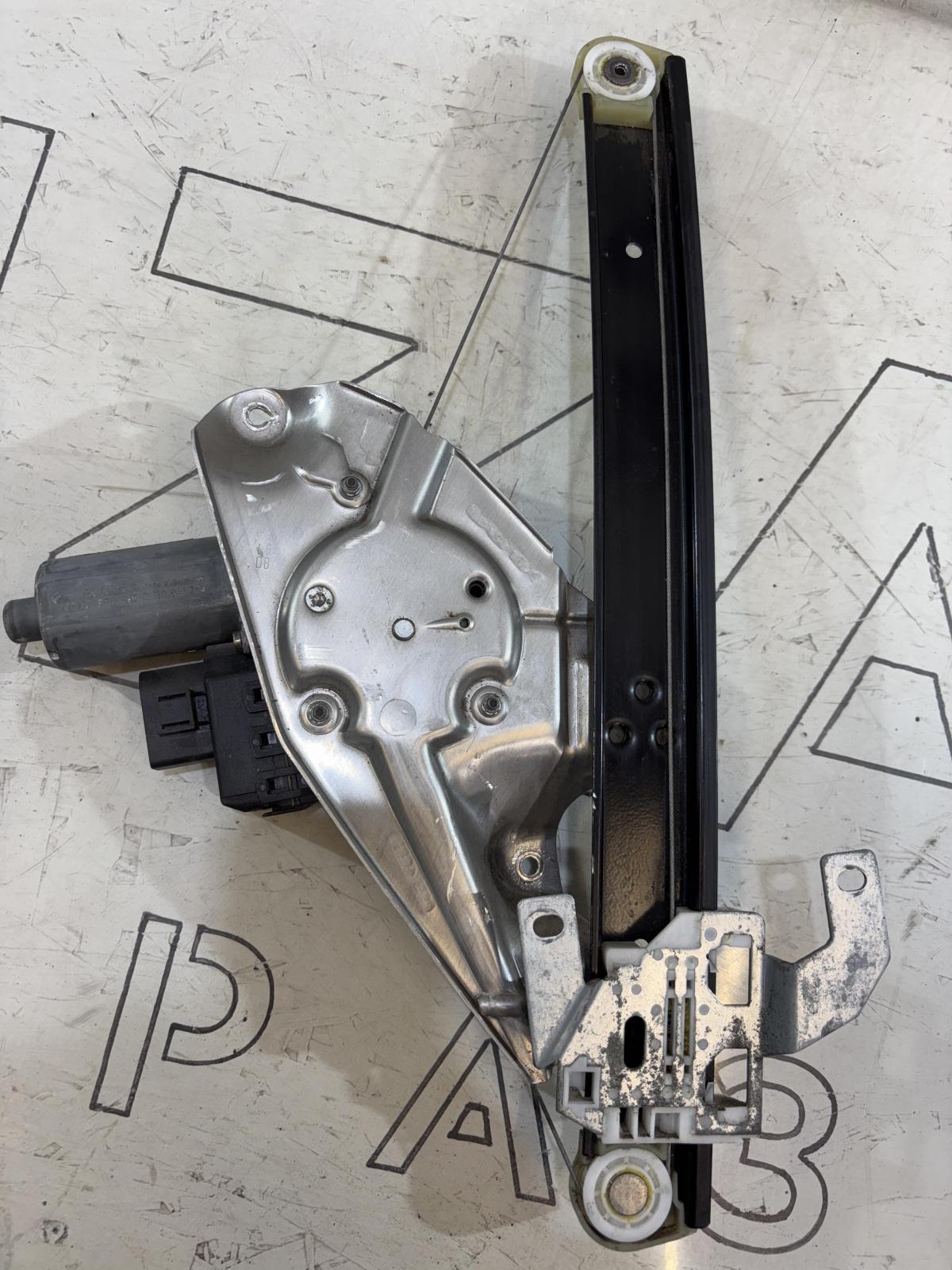 Трапеция стеклоподъёмника задняя левая 4B0839397B 