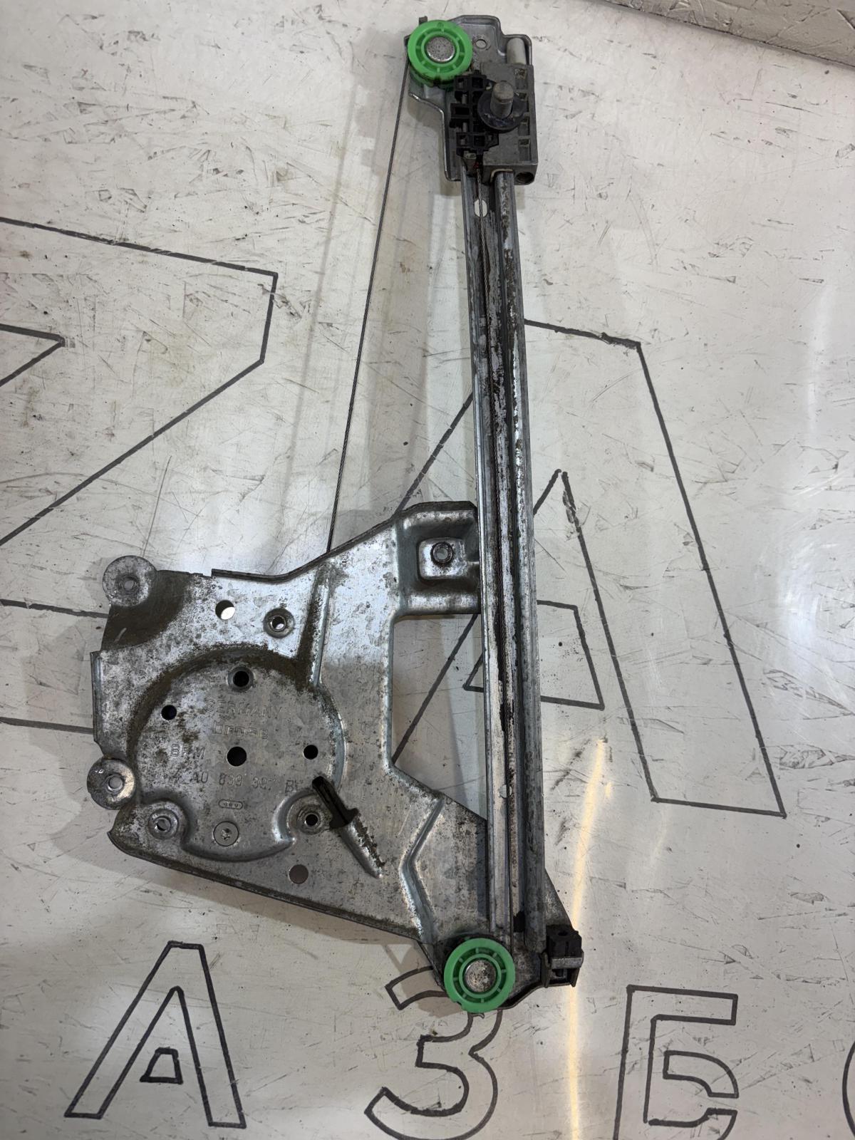 Моторчик стеклоподъемника задний левый 4A0839397B Audi A6 C4