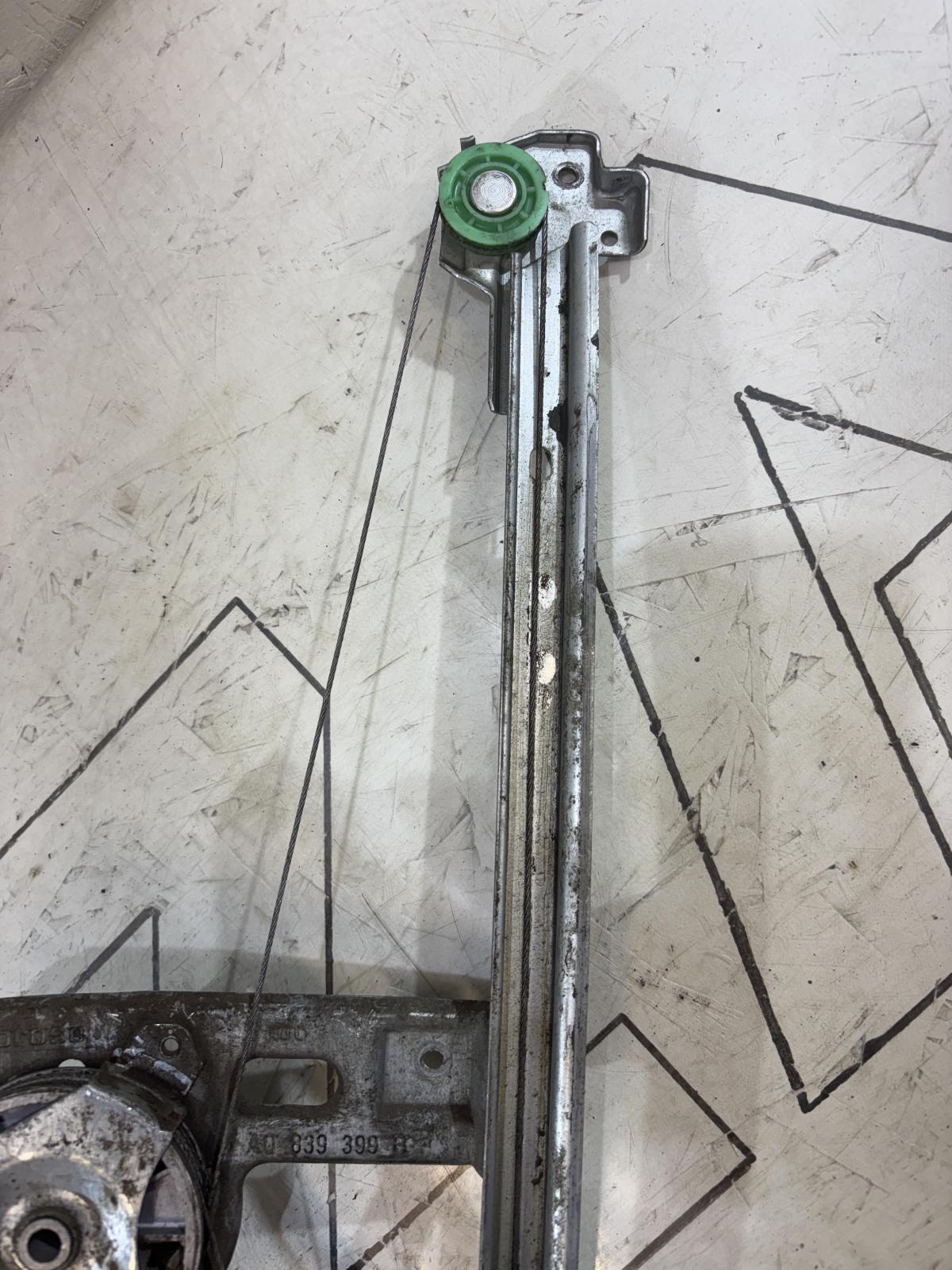 Стеклоподъемник задний левый 4A0839399B Audi A6 C4