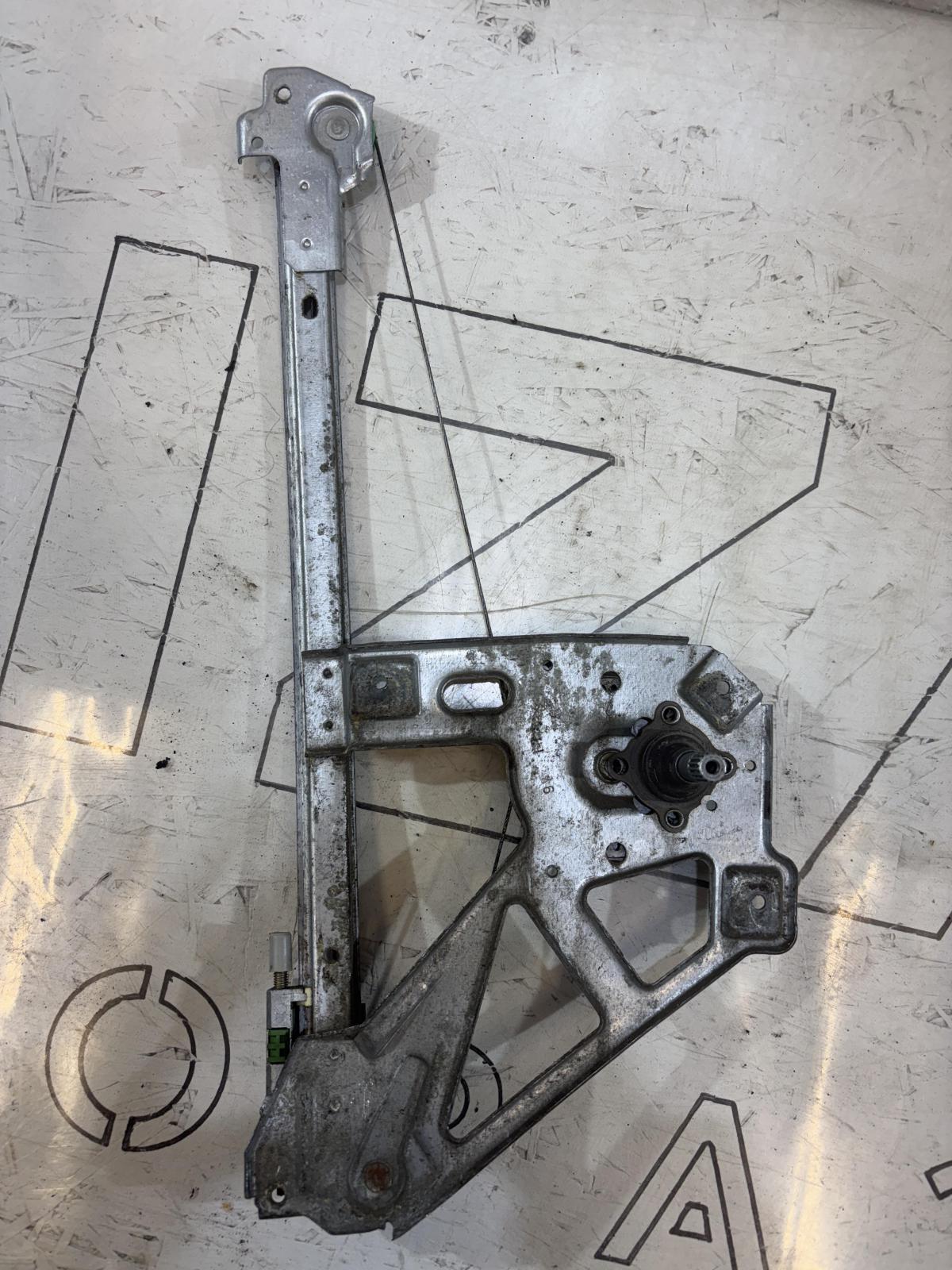 Стеклоподъемник задний левый 4A0839399B Audi A6 C4