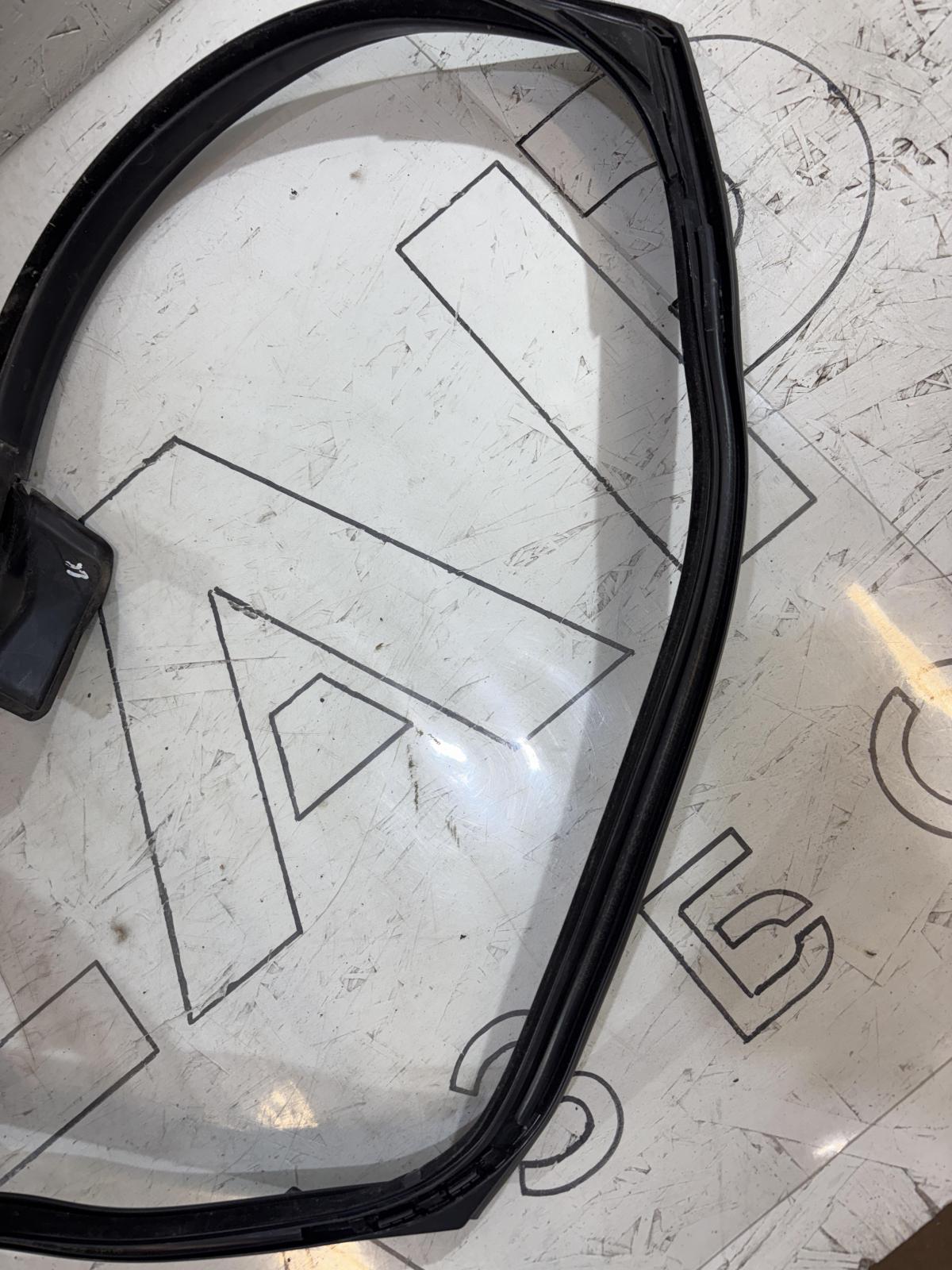 Направляющая стекла задняя правая Avant 8E9839439AL Audi A4 B6 avant