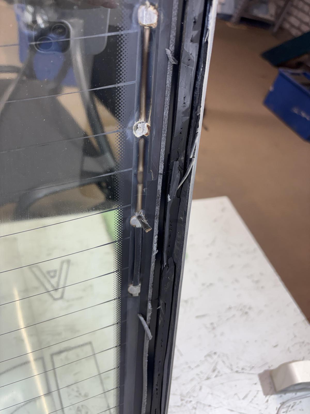 Стекло заднее 4F5845501 Audi A6 C6 седан