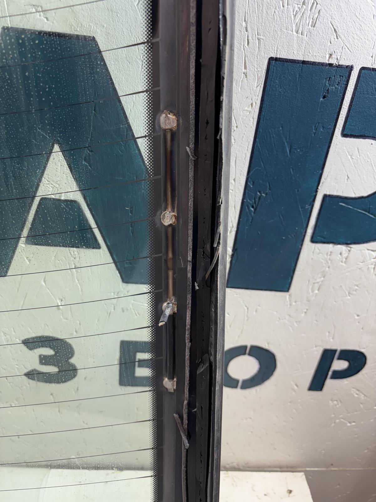 Стекло заднее 4F5845501 Audi A6 C6 седан