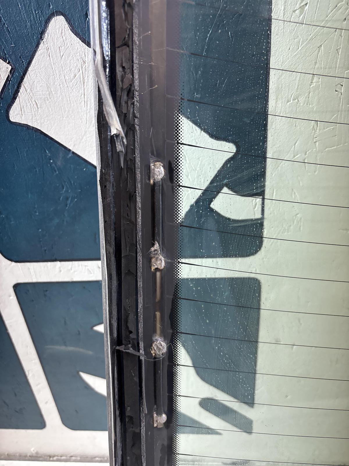 Стекло заднее 4F5845501 Audi A6 C6 седан