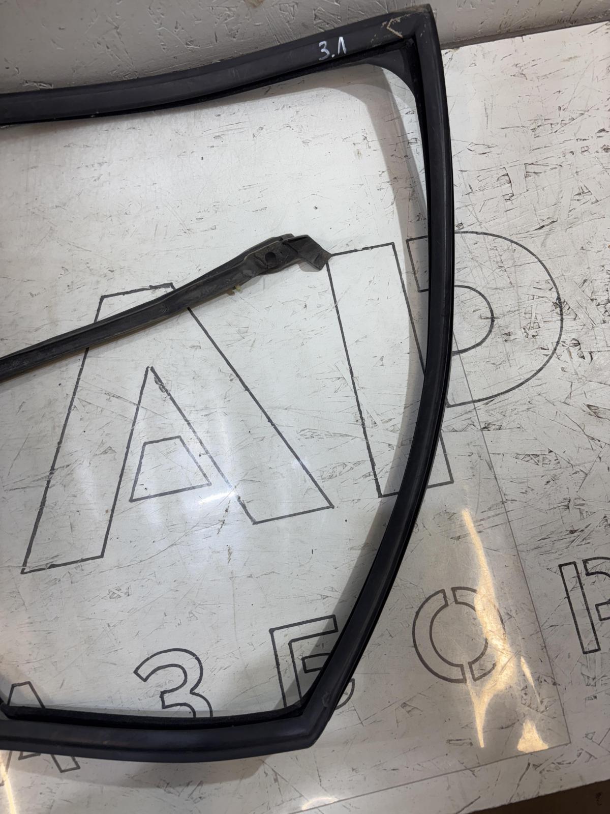 Направляющая стекла задняя левая Avant 4B9839439AJ 