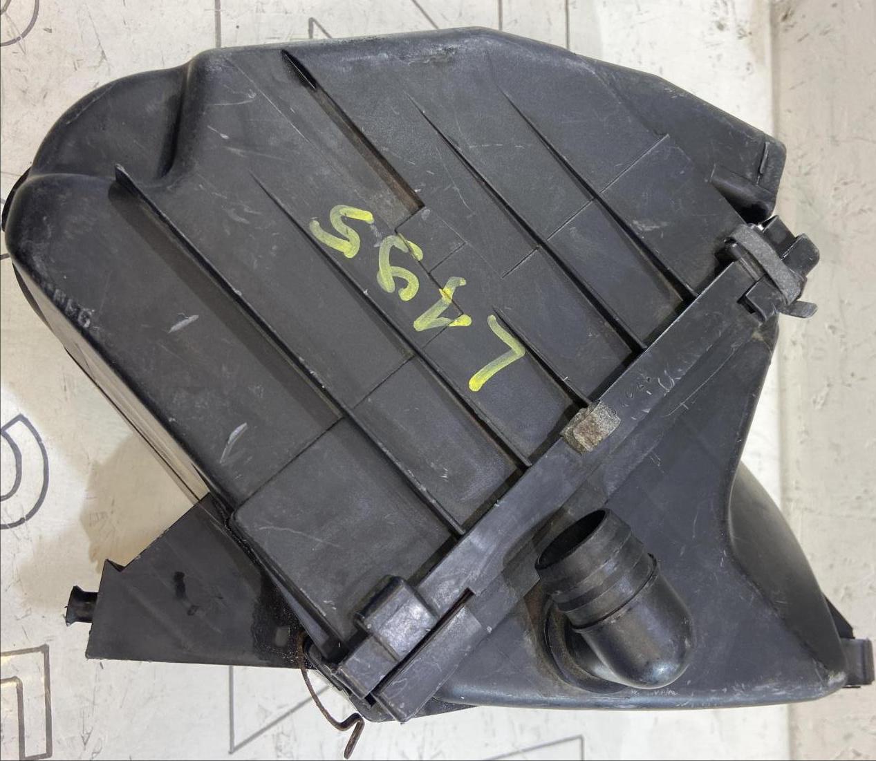 Корпус воздушного фильтра 078133835DA 