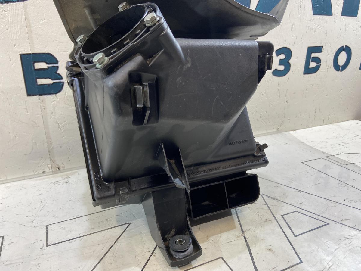 Корпус воздушного фильтра 06B133837A 
