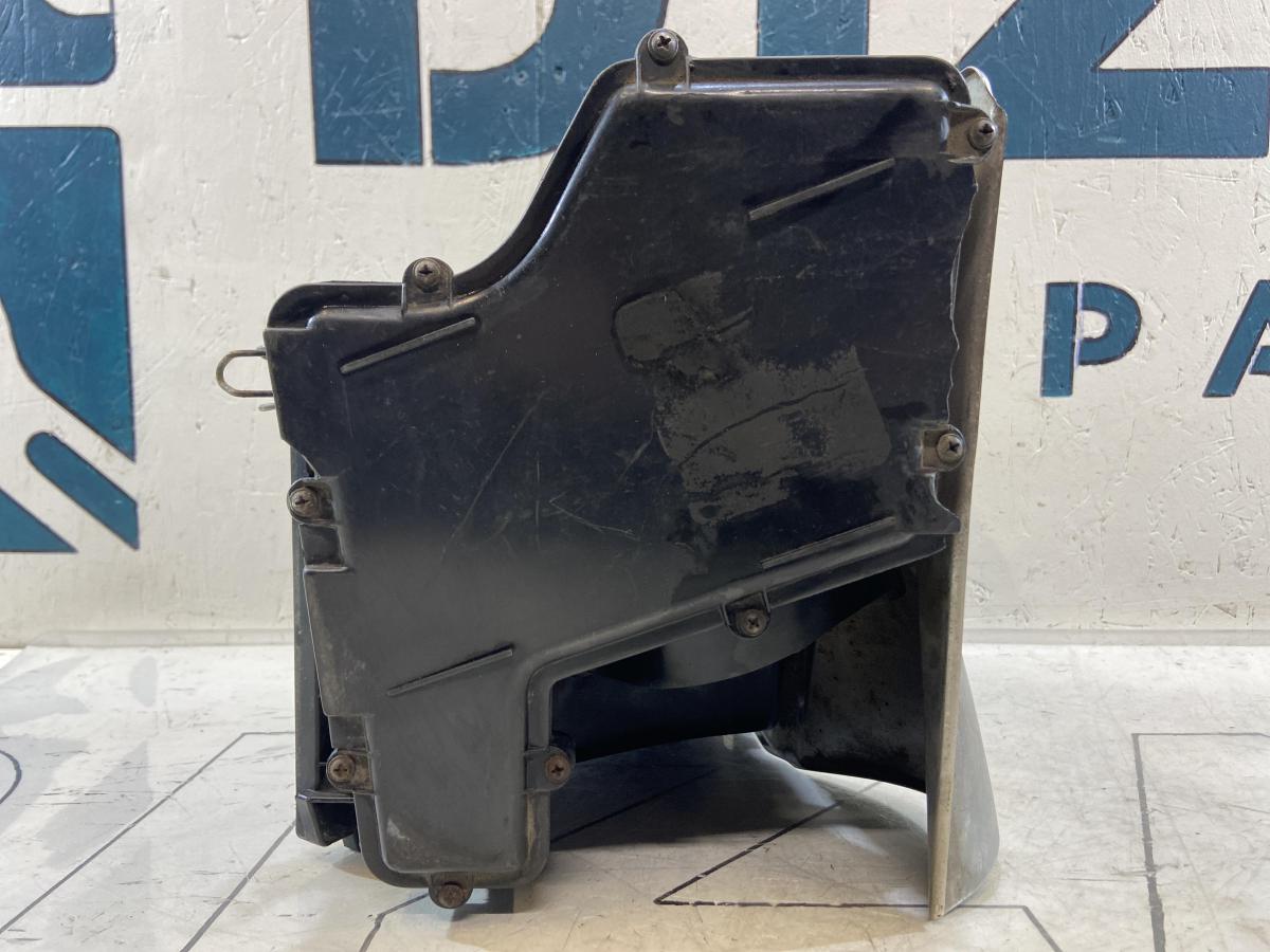 Часть корпус воздушного фильтра 034133837AS 