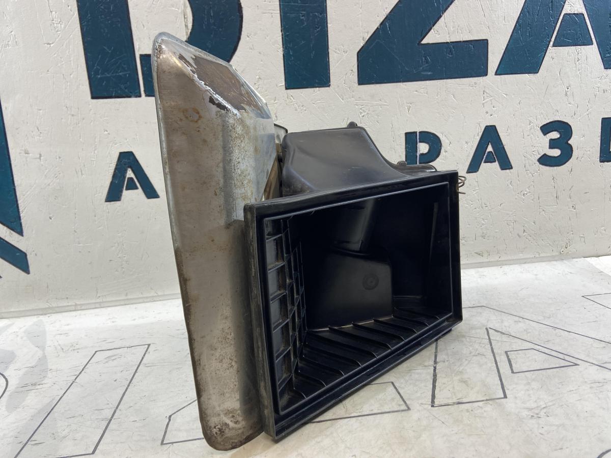 Часть корпус воздушного фильтра 034133837AS 