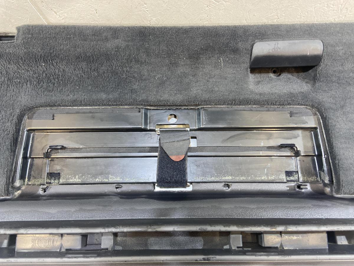 Облицовка крышки багажного отсека 4B9867979 