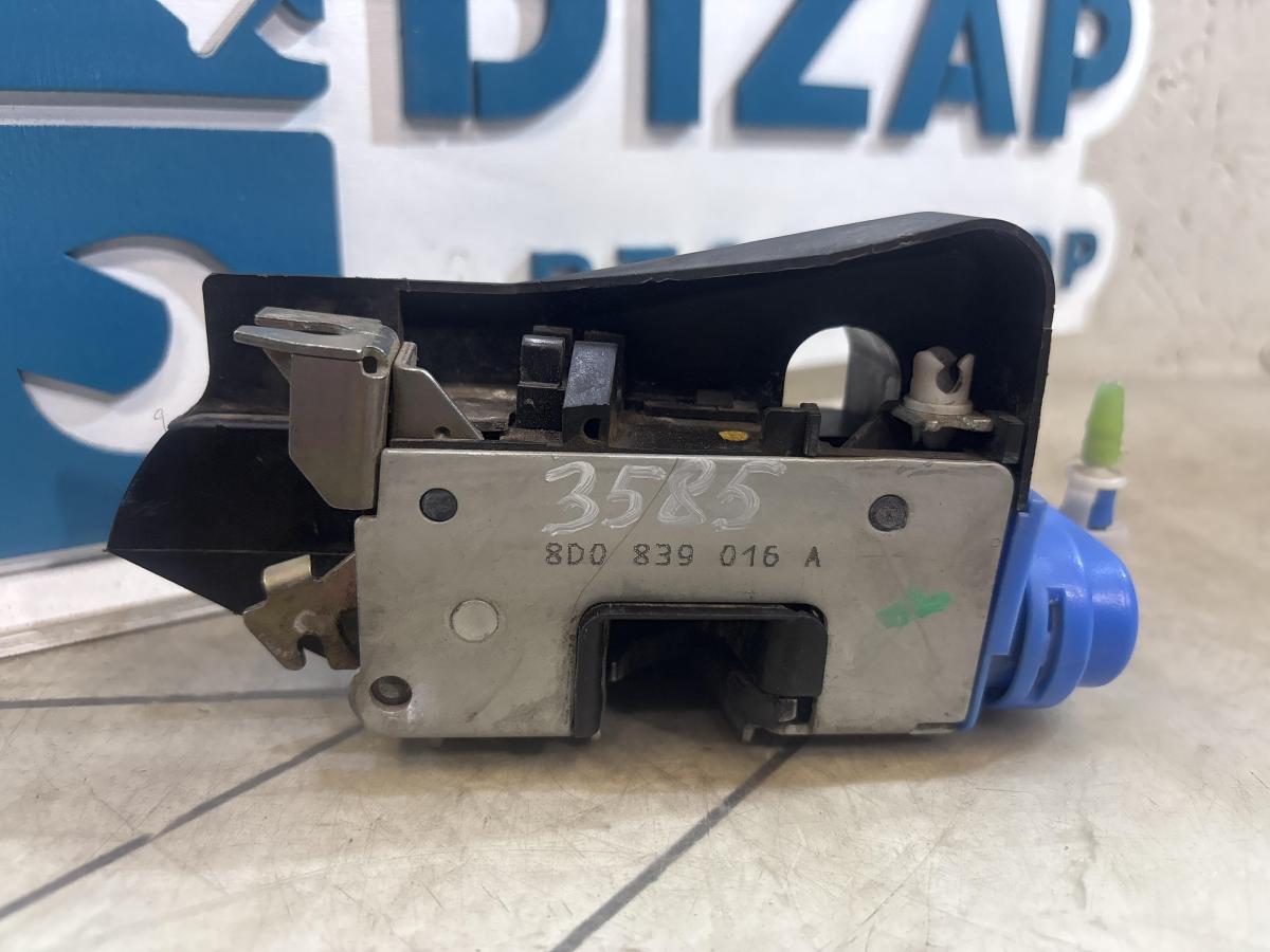 Замок двери задней правой 8D0839016A Audi A4 / А6