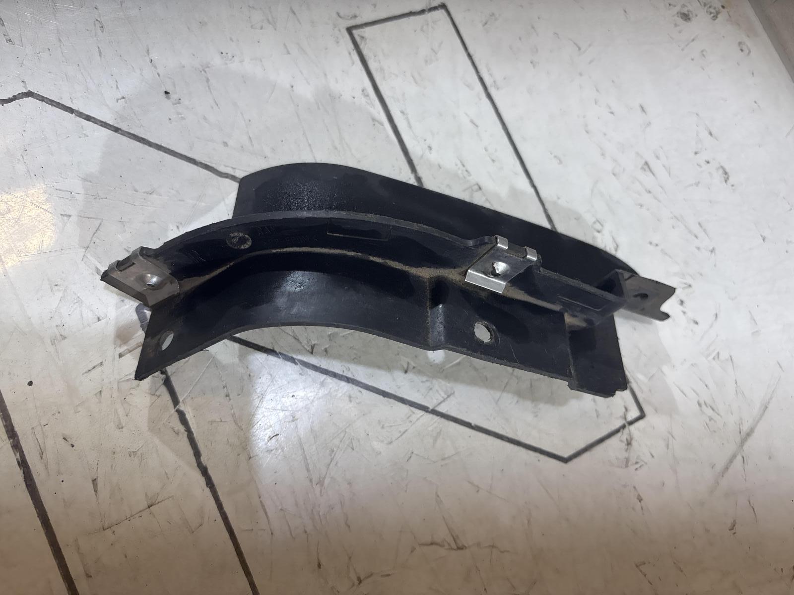 Брызговик правый задний 8E0853834 Audi A4 B6