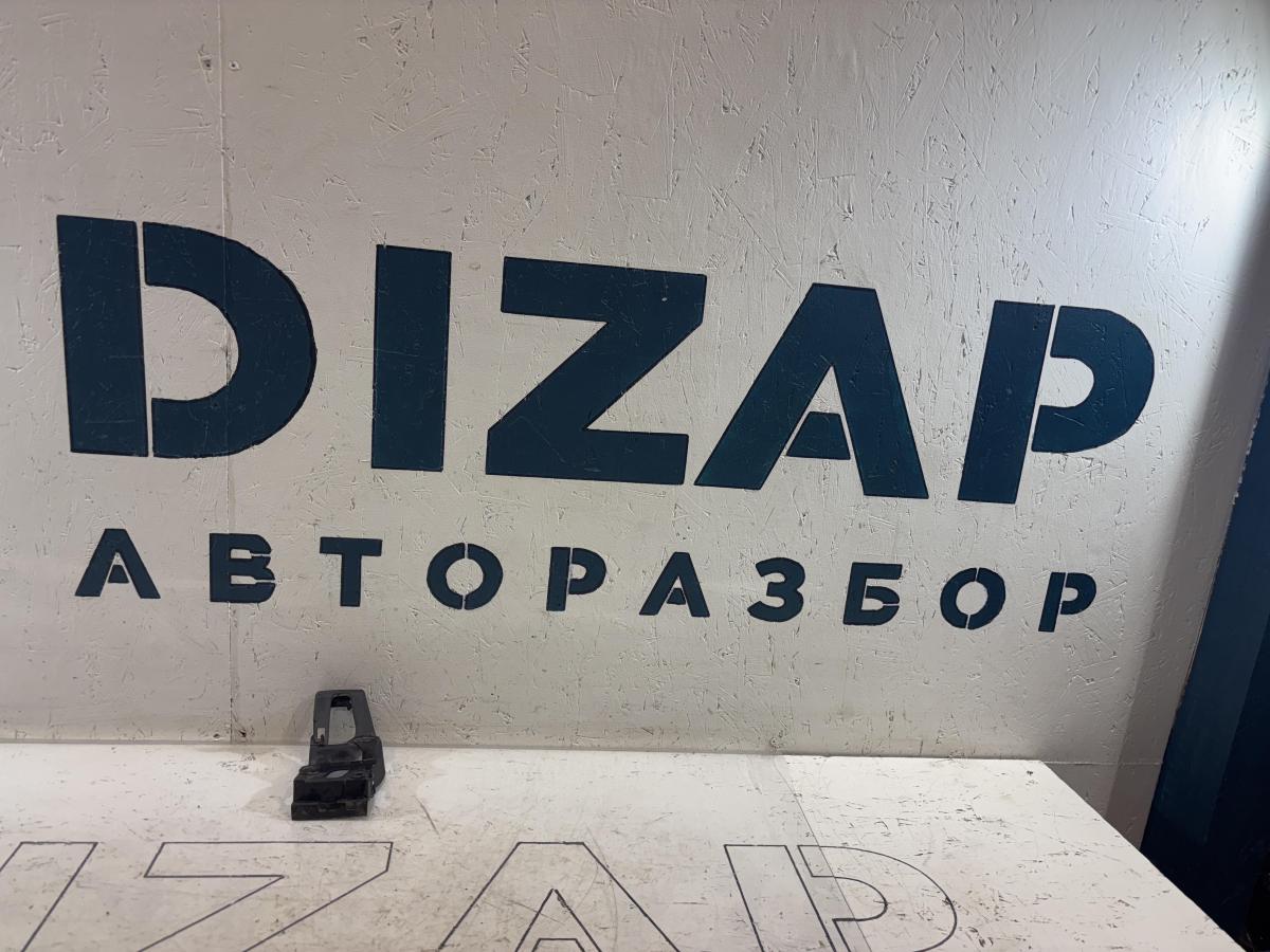 Кронштейн порога левый передний 8E0853921B Audi A4 B6