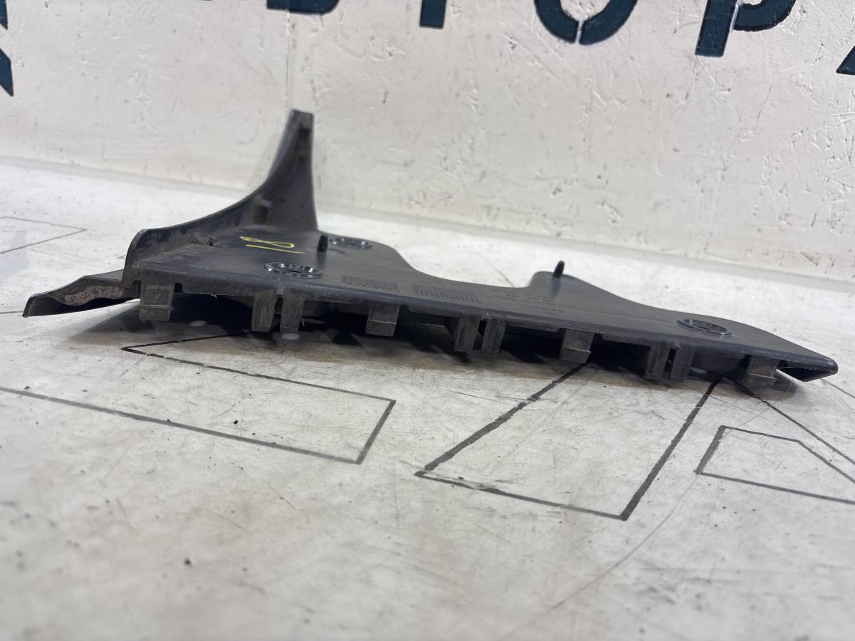 Кронштейн заднего бампера левый 4F5807453 