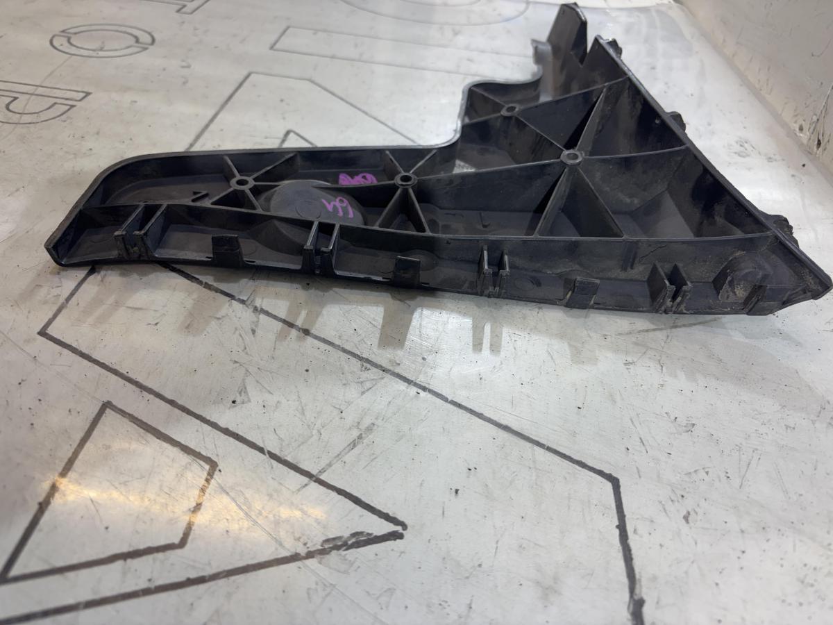 Кронштейн заднего бампера левый 8E9807453A Audi A4 B6 avant