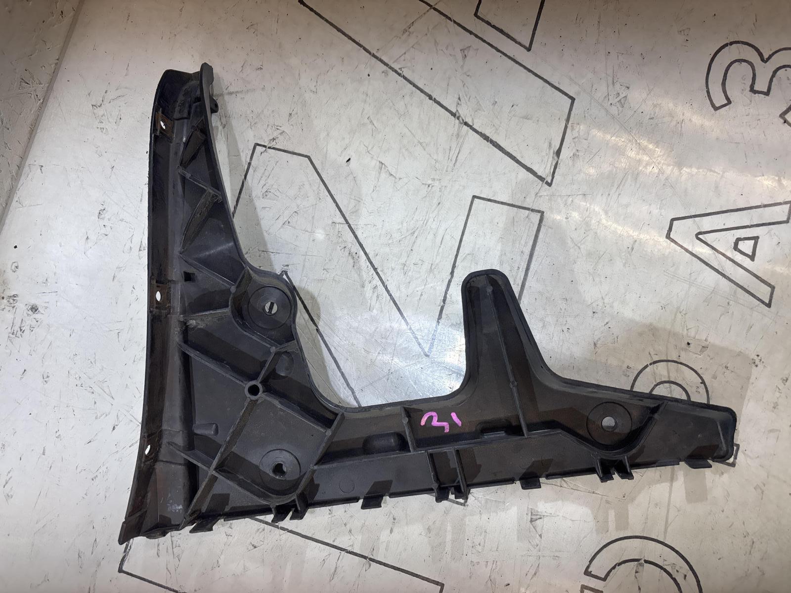 Кронштейн заднего бампера правый 4F9807454 