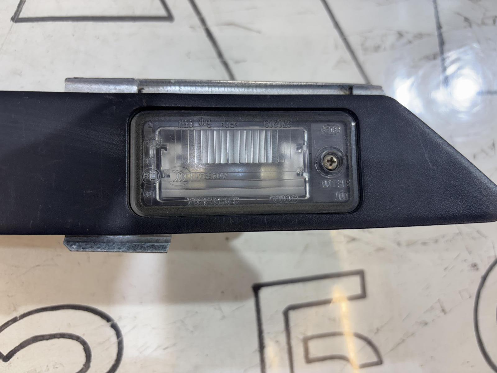 Ручка открывания багажника 8P4827574 