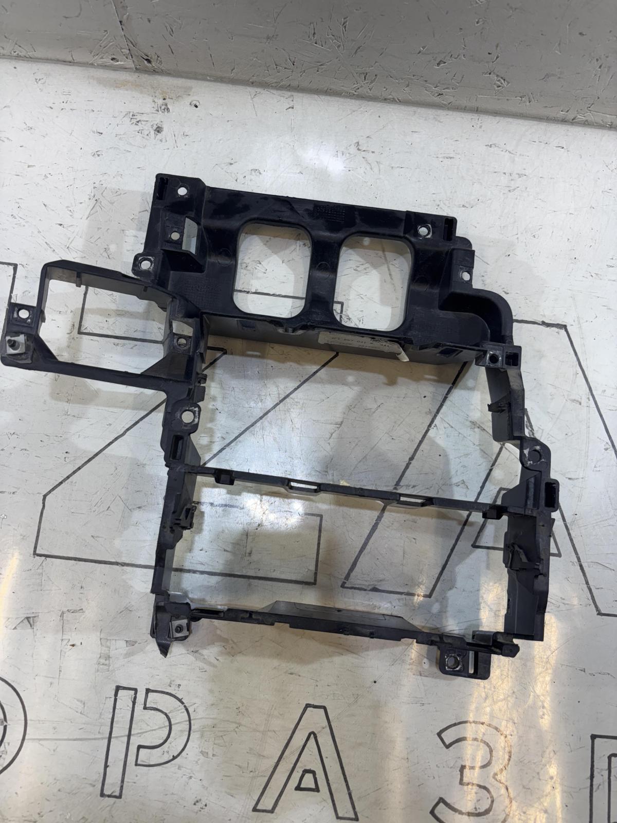 Рамка для дефлекторов средняя 4F1858005A 