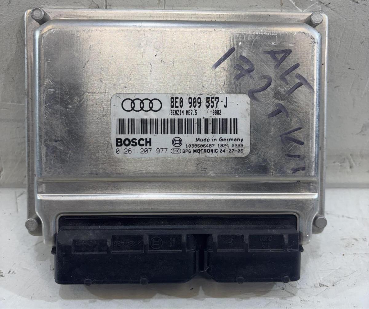Блок управления двигателем (ДВС) 8E0909557J Audi A4 B6