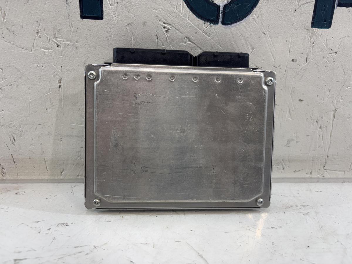 Блок управления двигателем (ДВС) 8E0909557J Audi A4 B6