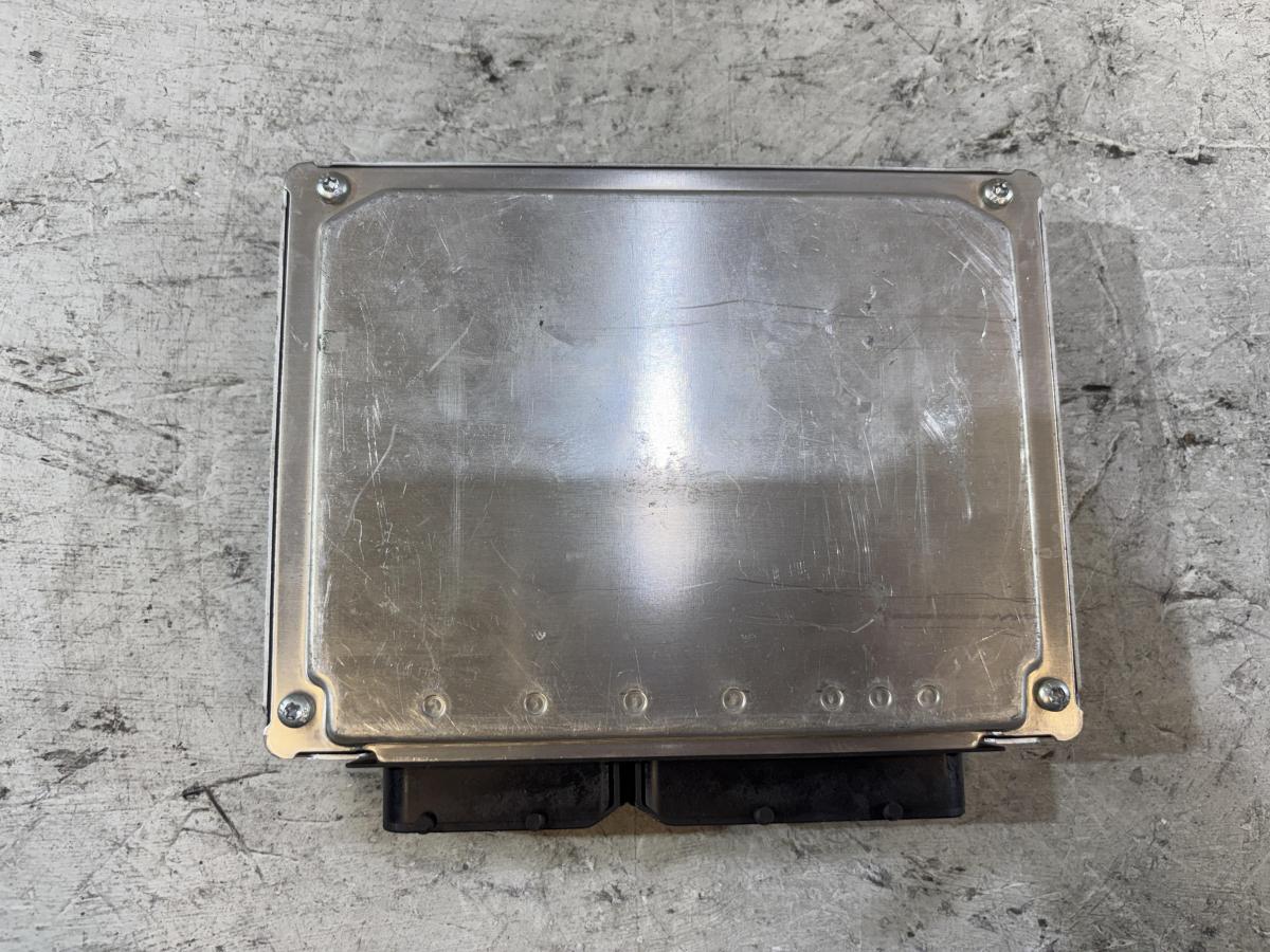 Блок управления двигателем (ДВС) 8E0909557J Audi A4 B6