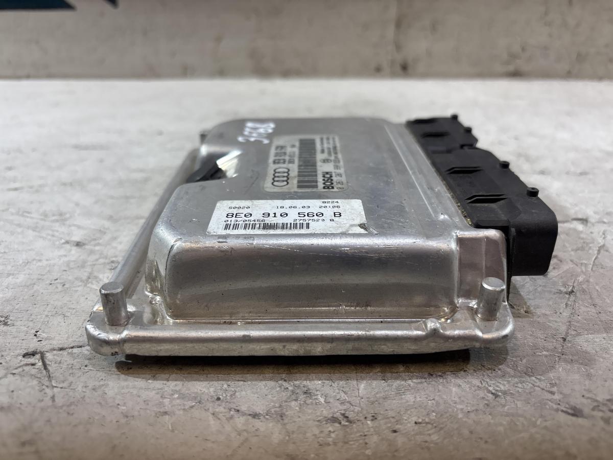 ББлок управления двигателем (ДВС) 8E0910560 Audi A4 B6