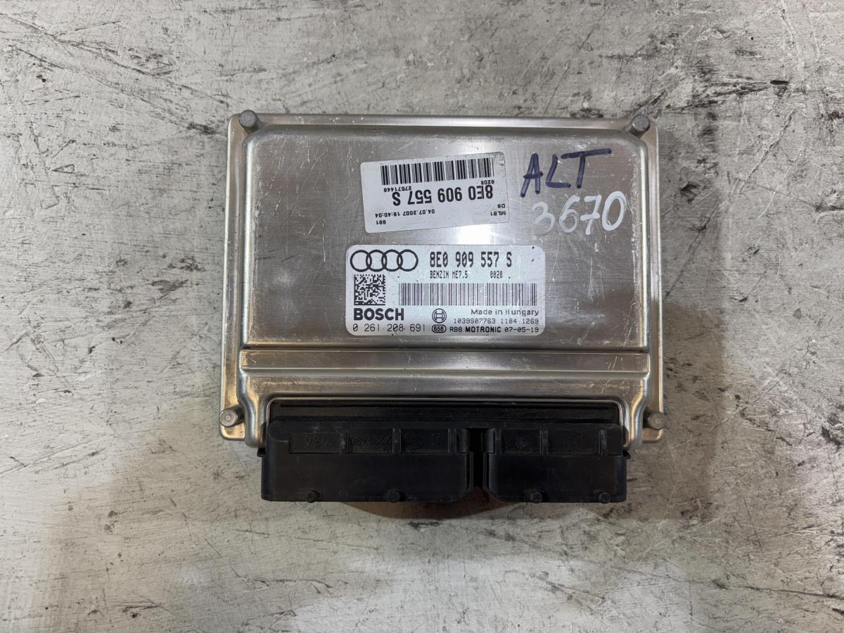 Блок управления двигателем (ДВС) 8E0909557S Audi A4 B6