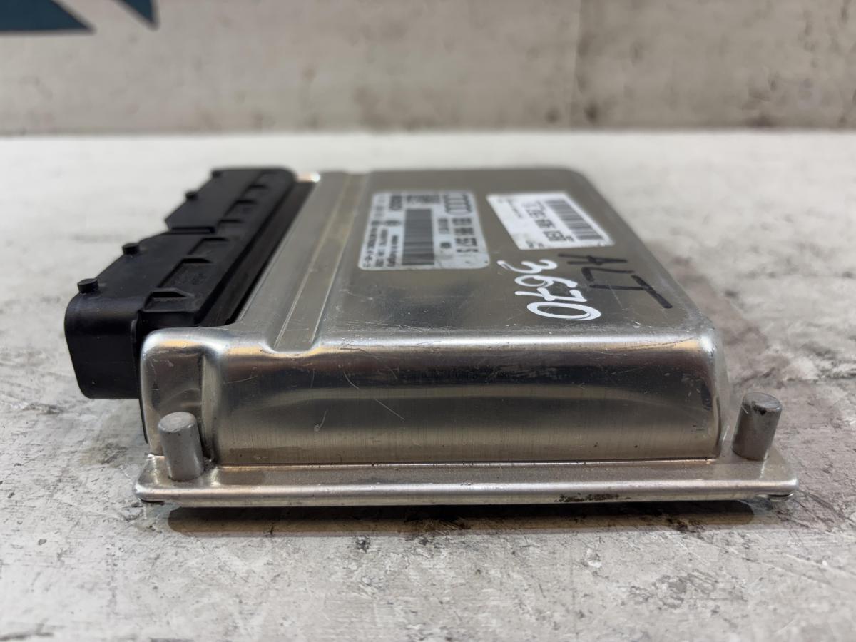Блок управления двигателем (ДВС) 8E0909557S Audi A4 B6