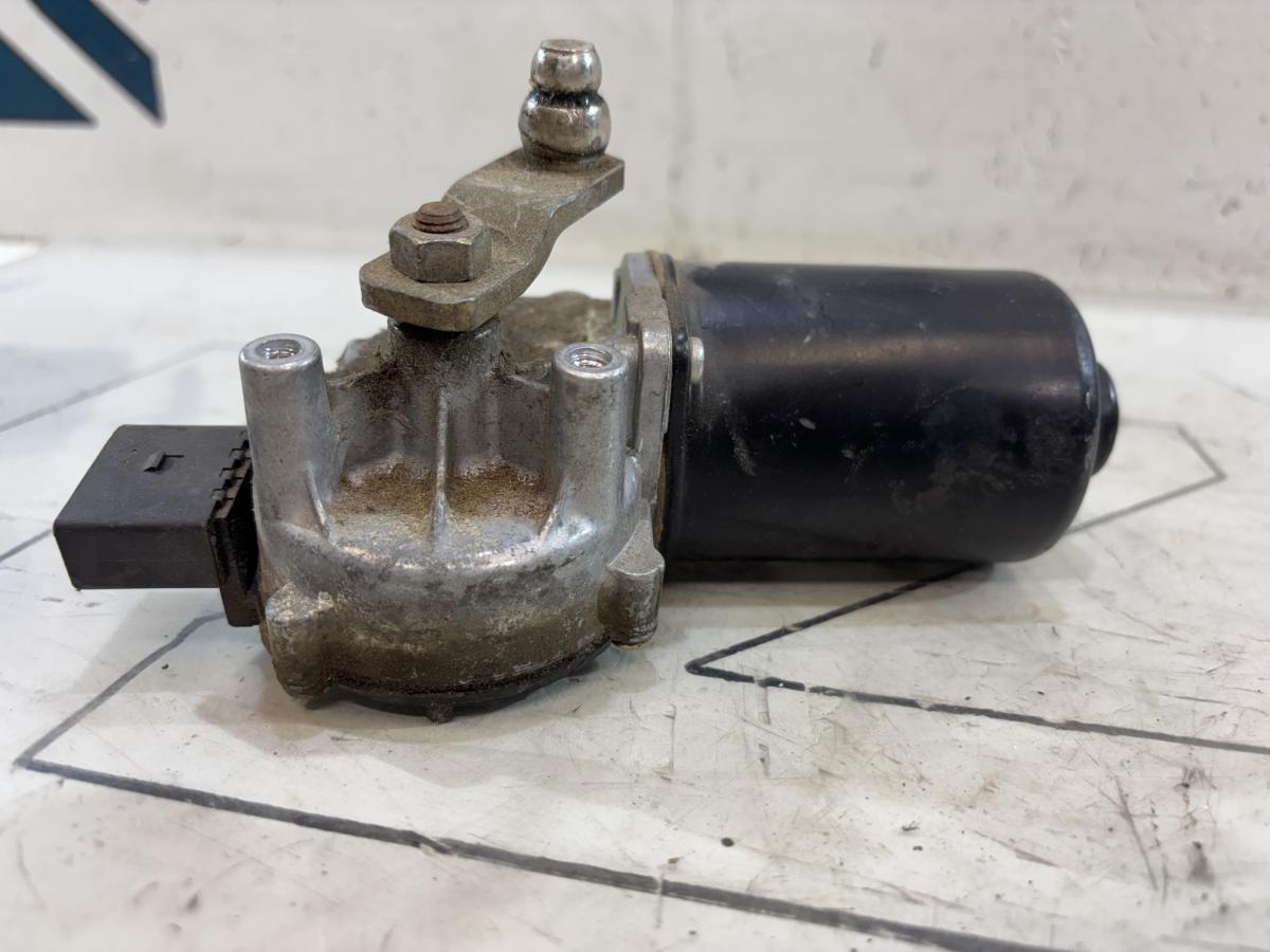 Электродвигатель стеклоочист. 4B1955113A Audi S6 C5