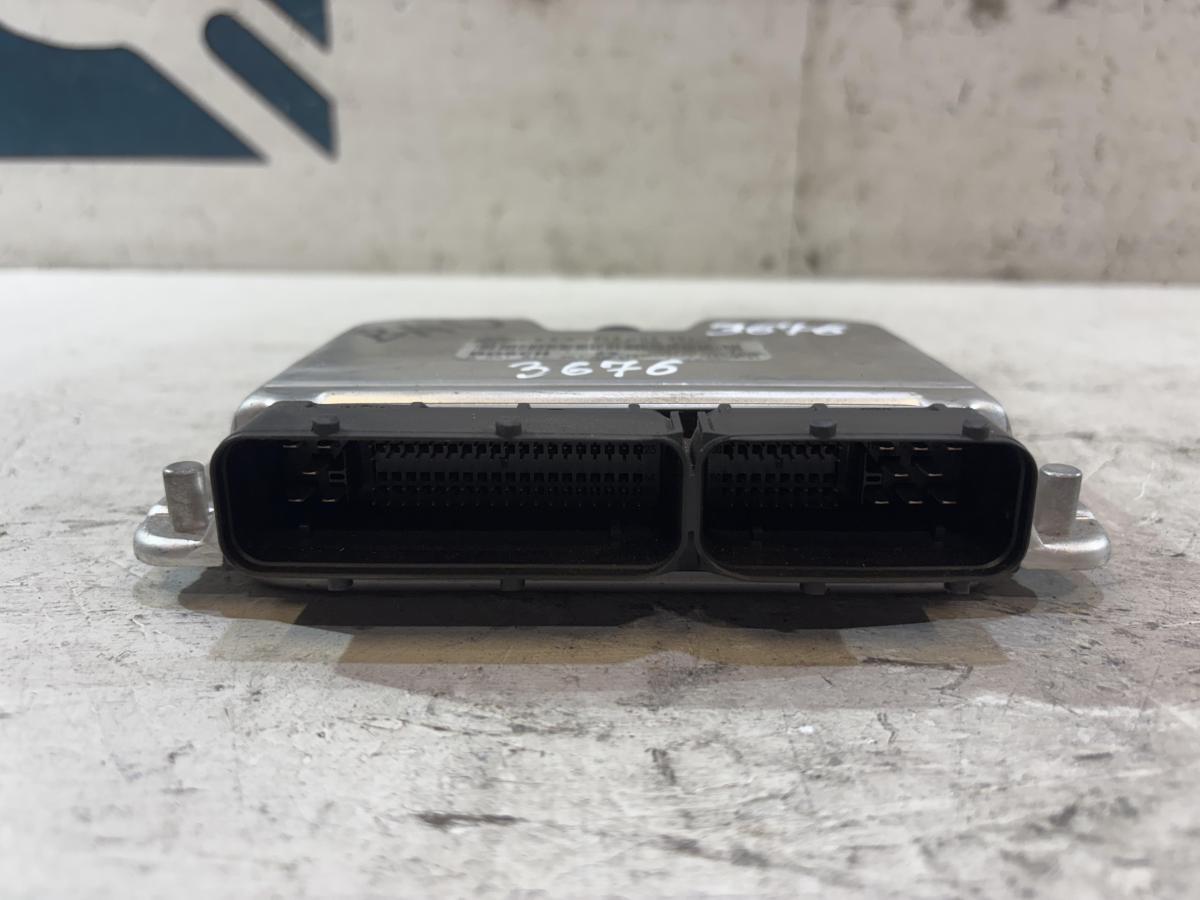 Блок управления дизельного двигателя 8E0907401J Audi A4 B6