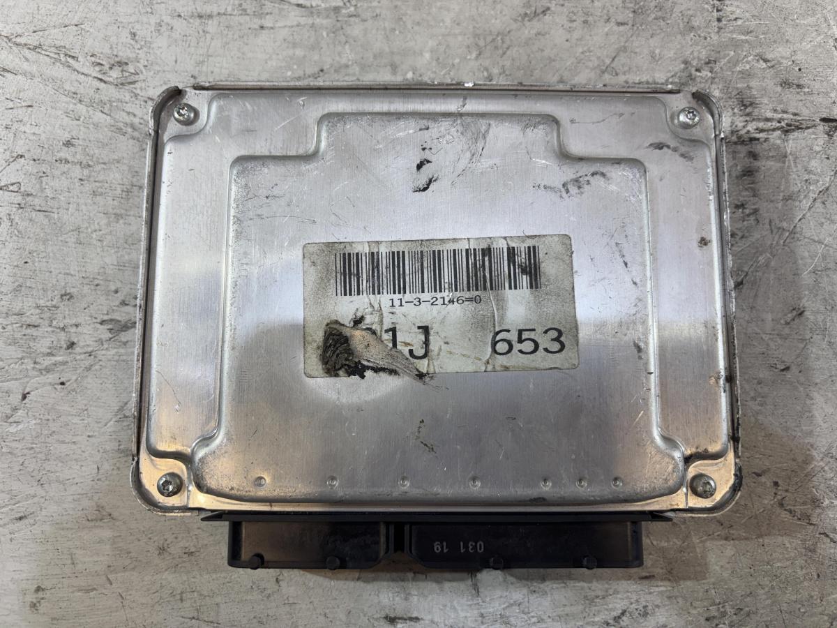 Блок управления дизельного двигателя 8E0907401J Audi A4 B6