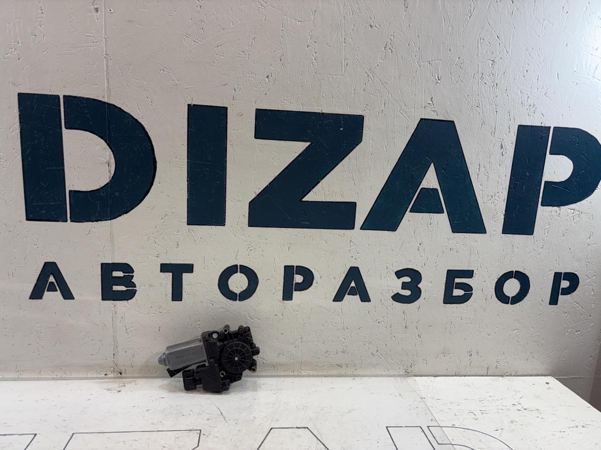 Моторчик стеклоподъемника передний левый 4A0959802B Audi A6 C4