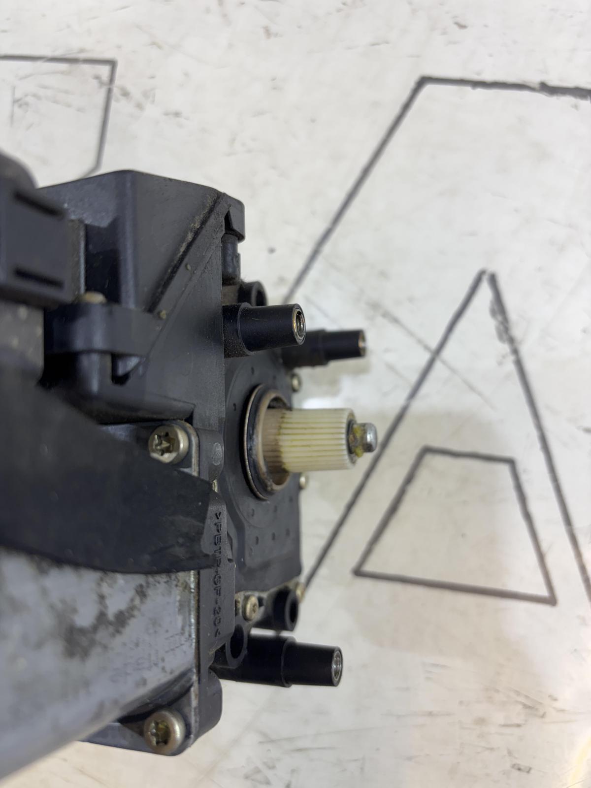 Моторчик стеклоподъемника передний левый 4A0959802B Audi A6 C4