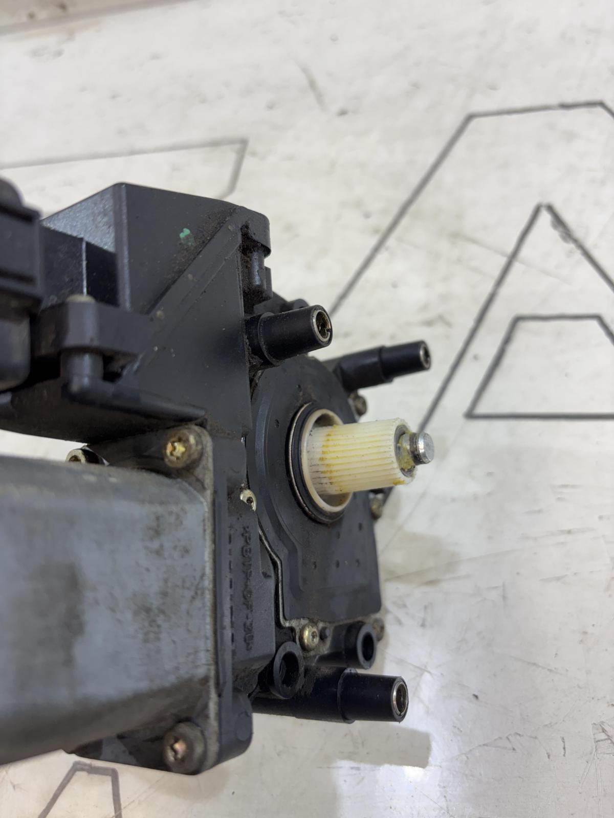 Моторчик стеклоподъёмника 4A0959801C Audi A6 C4