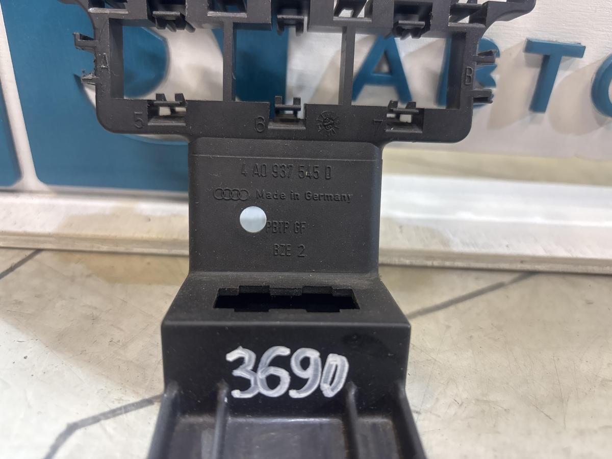 Кронштейн фишек 4A0937545D Audi A6 C4