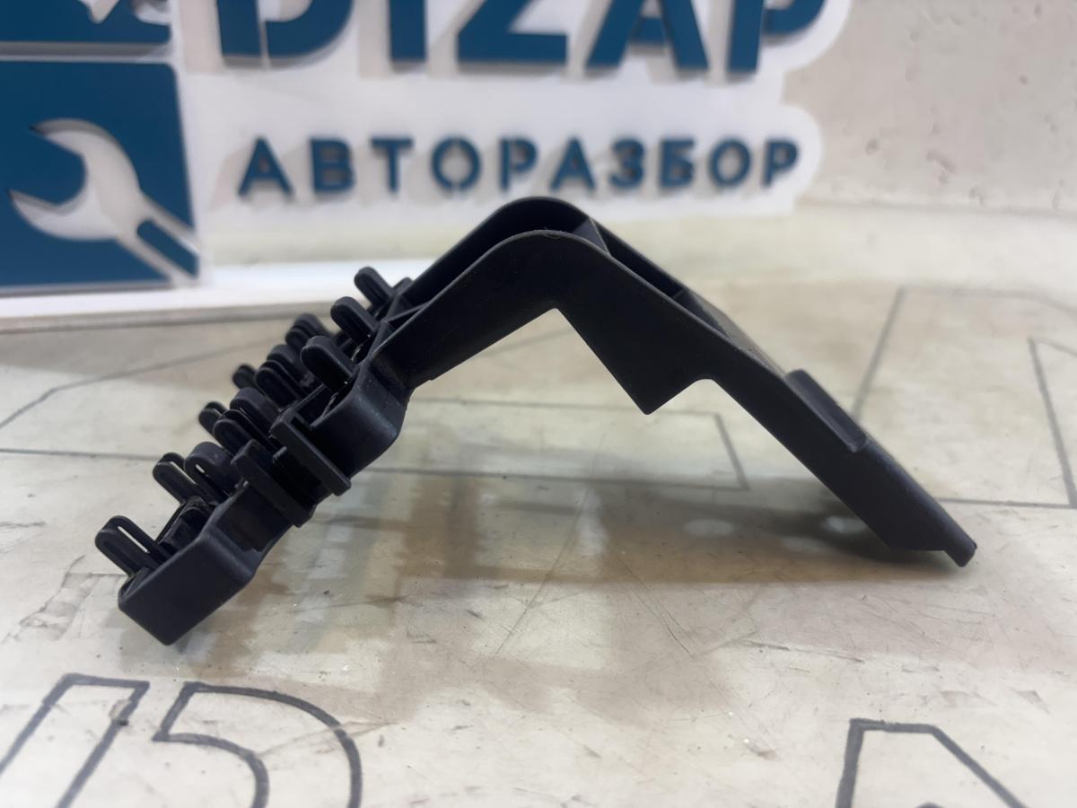 Кронштейн фишек 4A0937545D Audi A6 C4