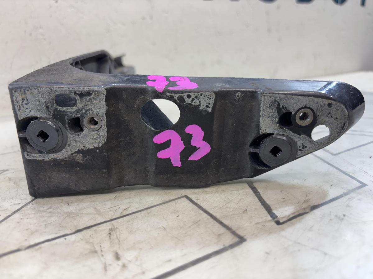 Кронштейн переднего крыла левый 8E0821137B Audi A4 B6