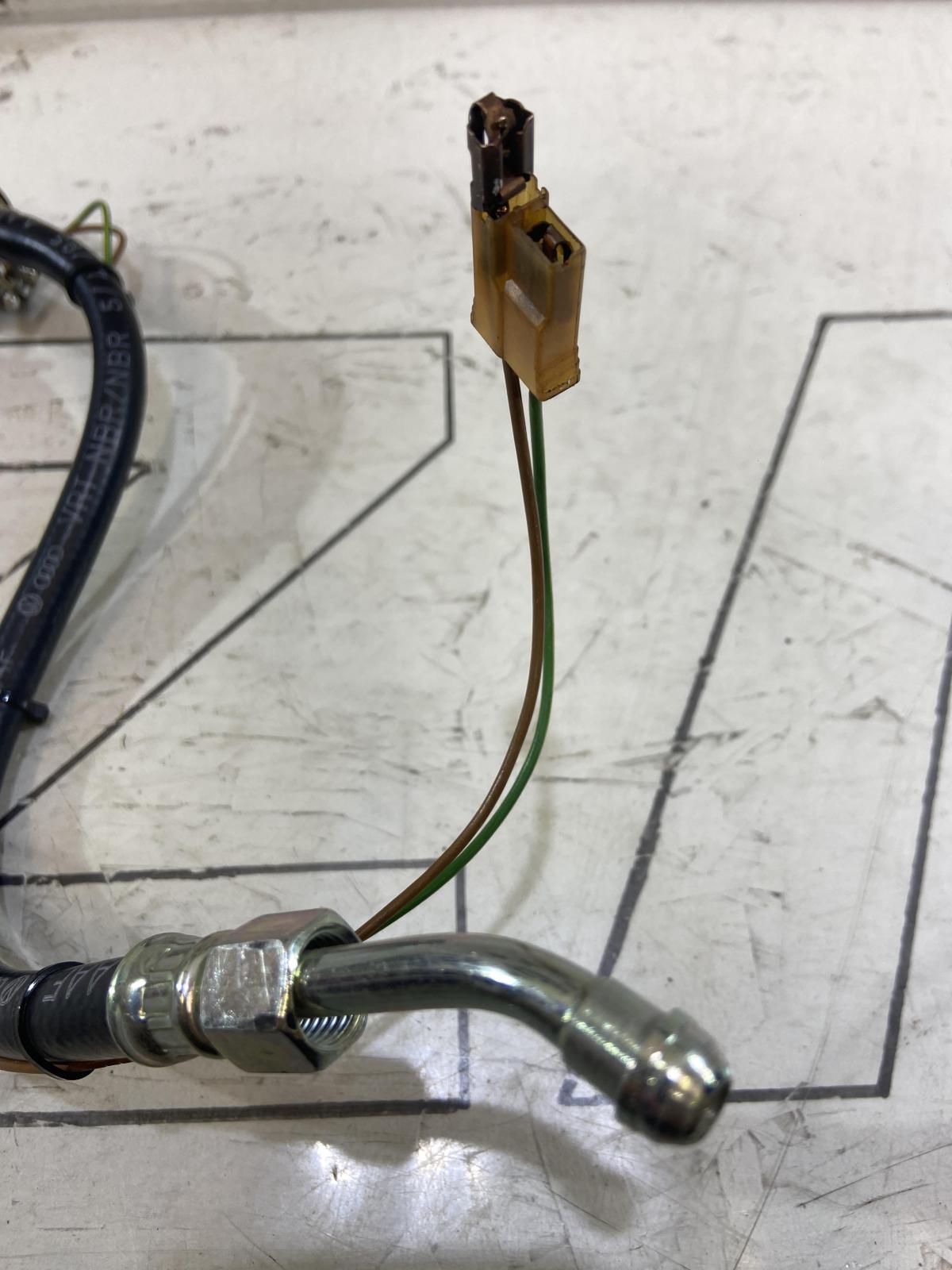 Топливный насос 8A0906091G Audi 80 B4