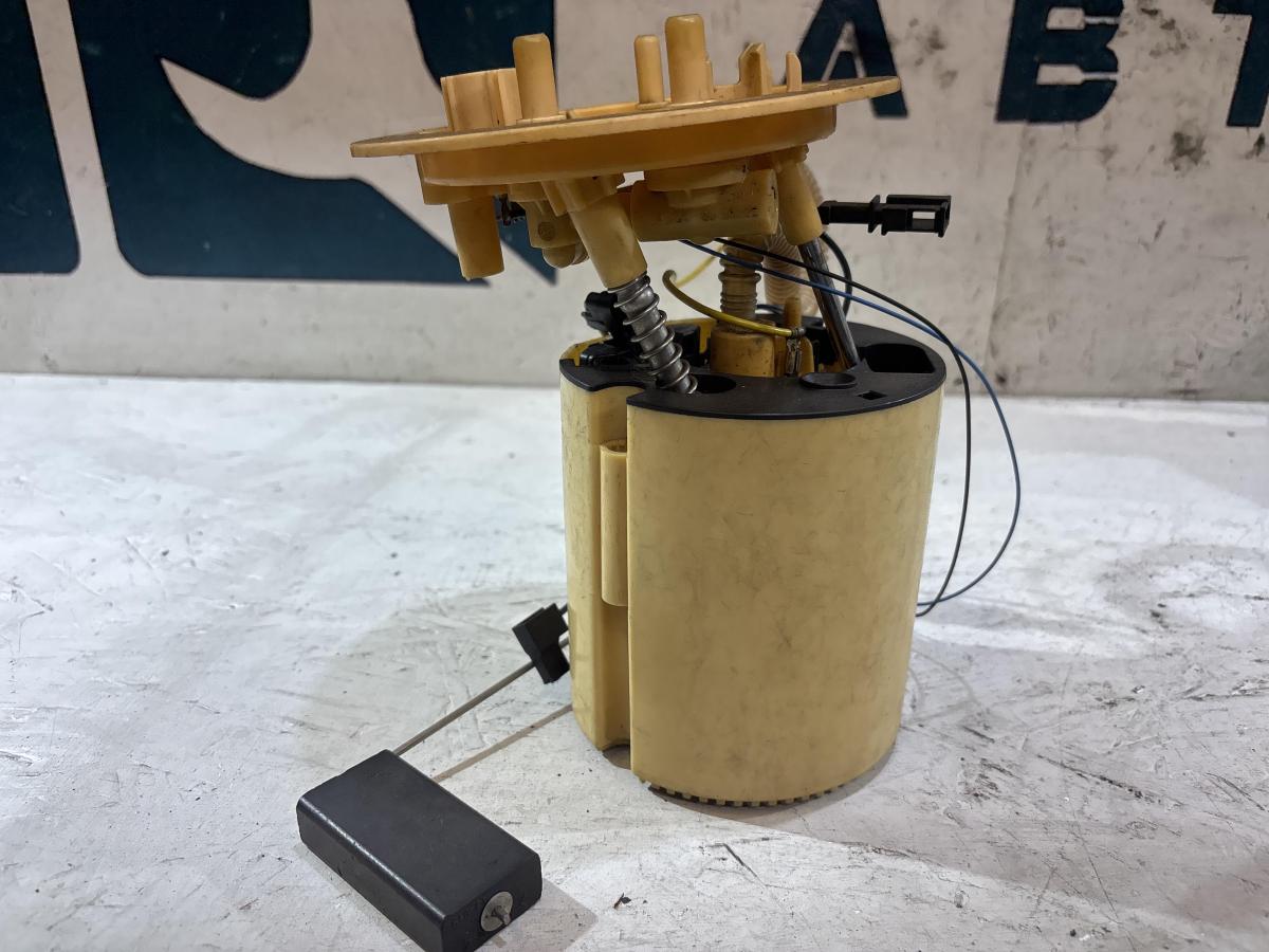 Модуль подачи топлива и датчикуровня топлива 4F0919050D Audi A6 C6 / S6 C6 / RS6 C6