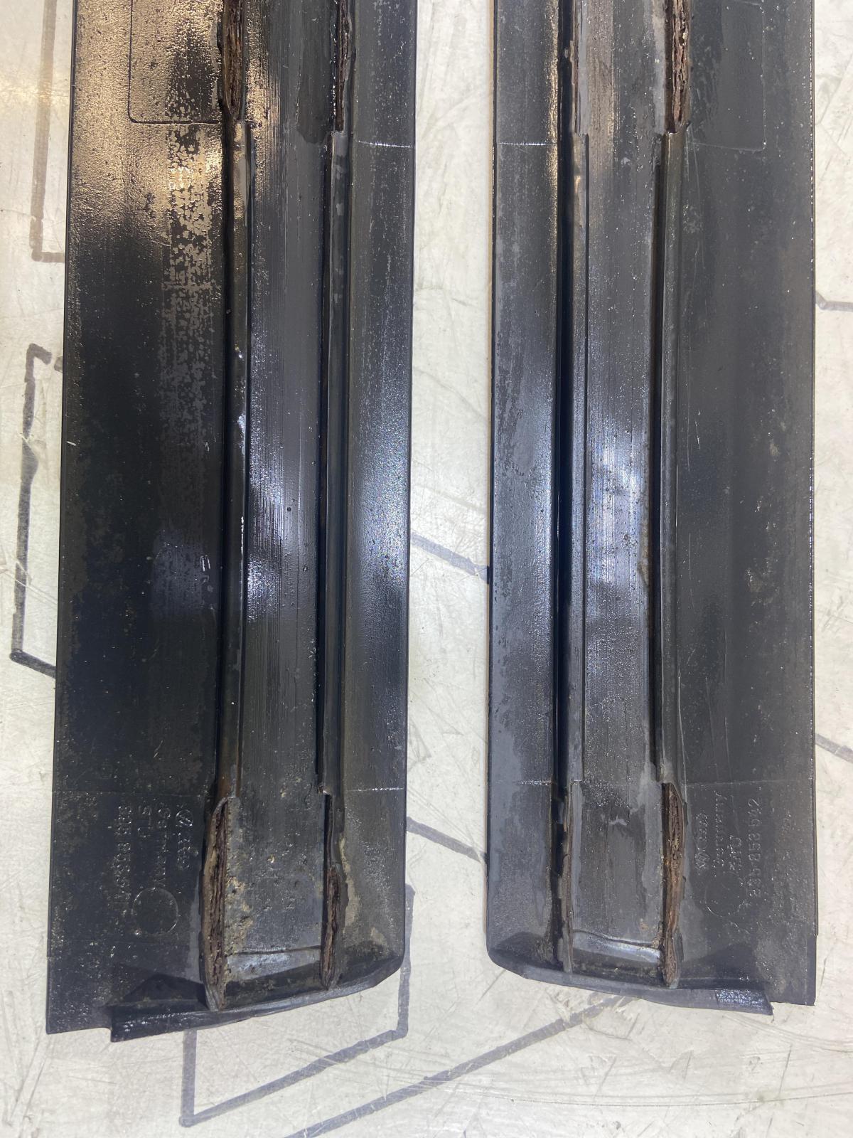 Нижние молдинги (резинки) дверей Audi 80 B4 Cabriolet 895853959A 