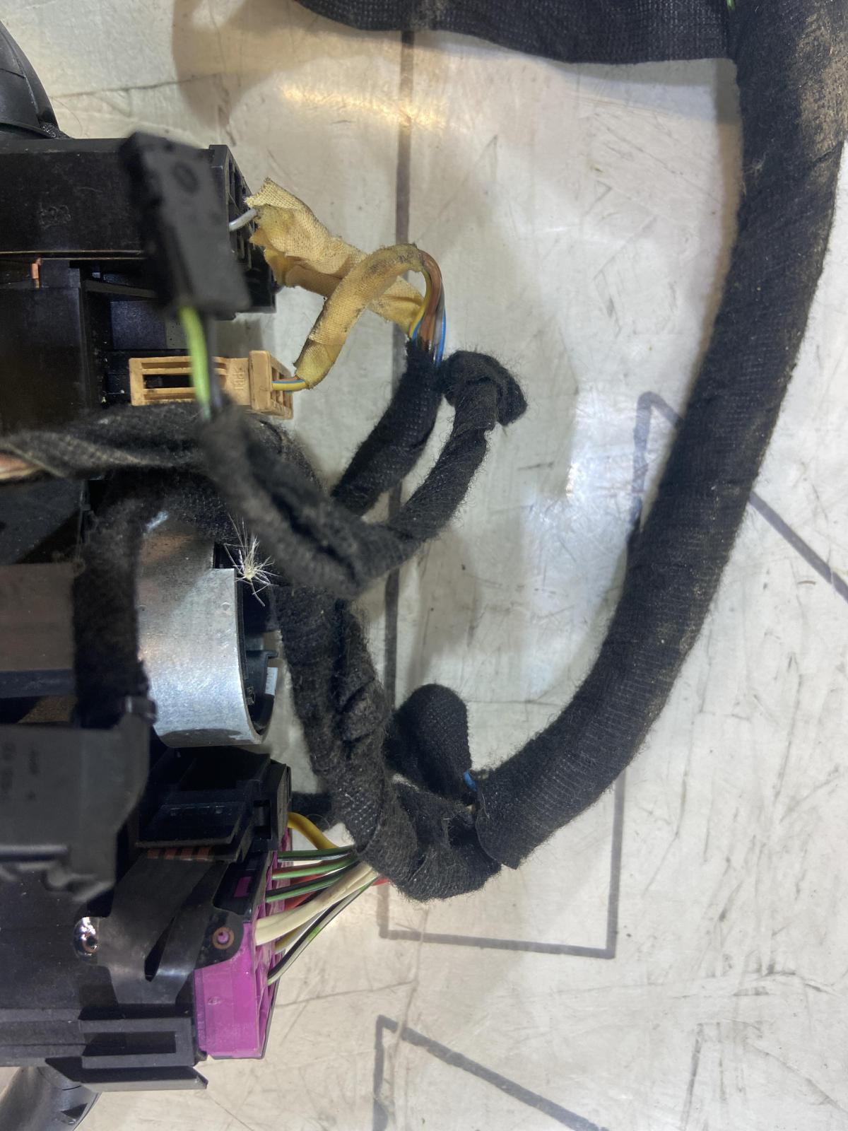 Переключатель подрулевой (стрекоза) 8L0953513H Audi A3 / S3