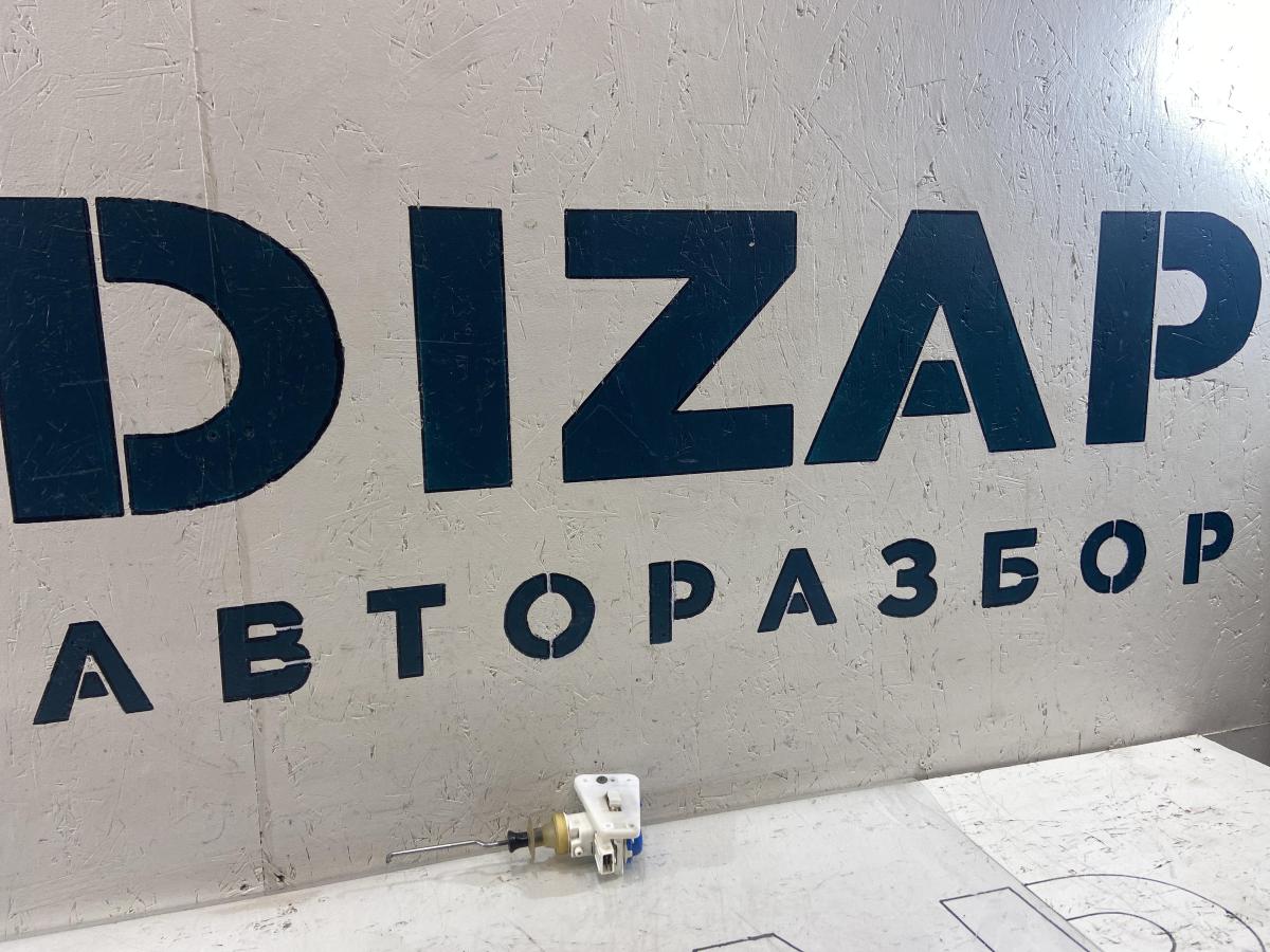 Клапан управления для двери водителя и пассажира 8A0862153 Audi 80 B4