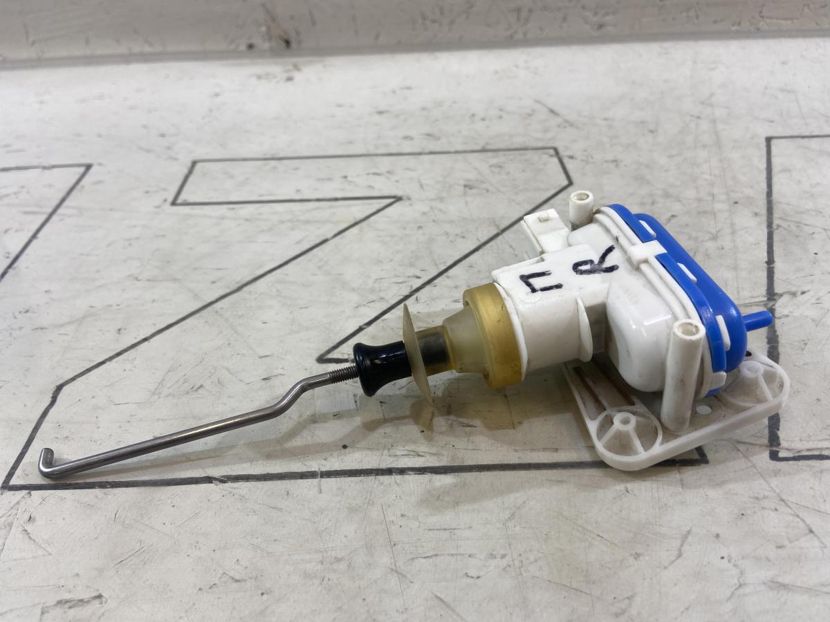 Клапан управления для двери водителя и пассажира 8A0862153 Audi 80 B4