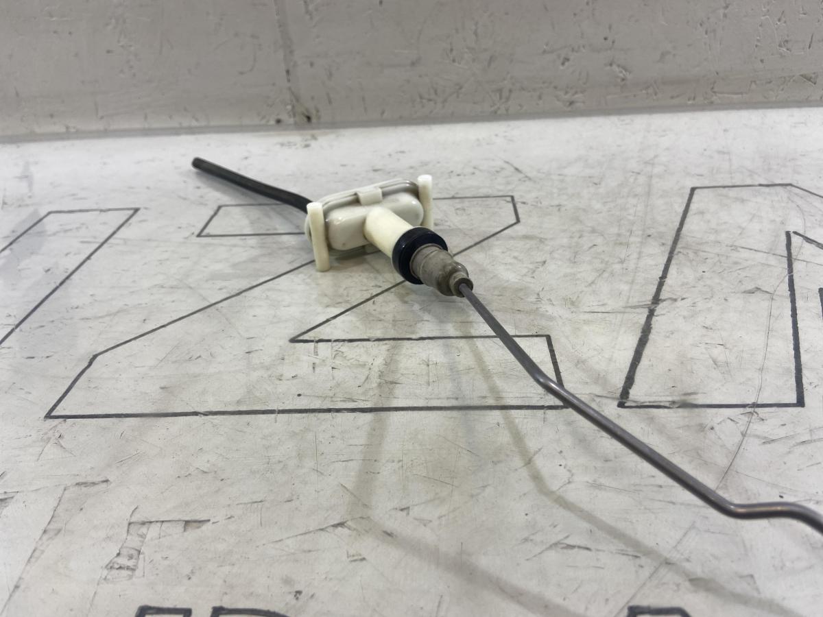 Активатор замка багажника 893862153A Audi 80 B3