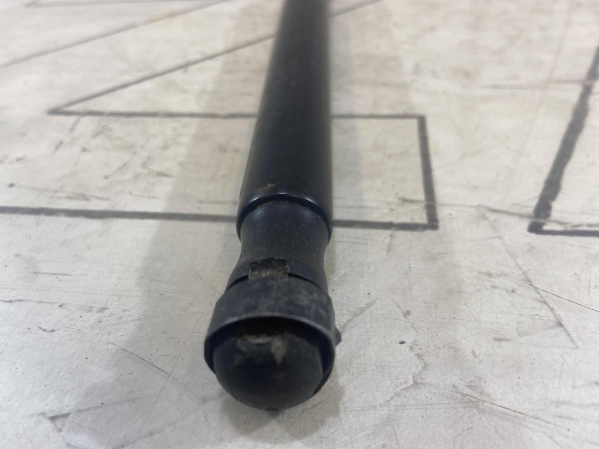 Амортизатор крышки багажника 4F5827552 