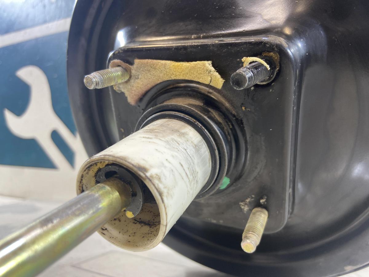 Вакуумный усилитель тормозов 4A0612105P Audi A6 C4